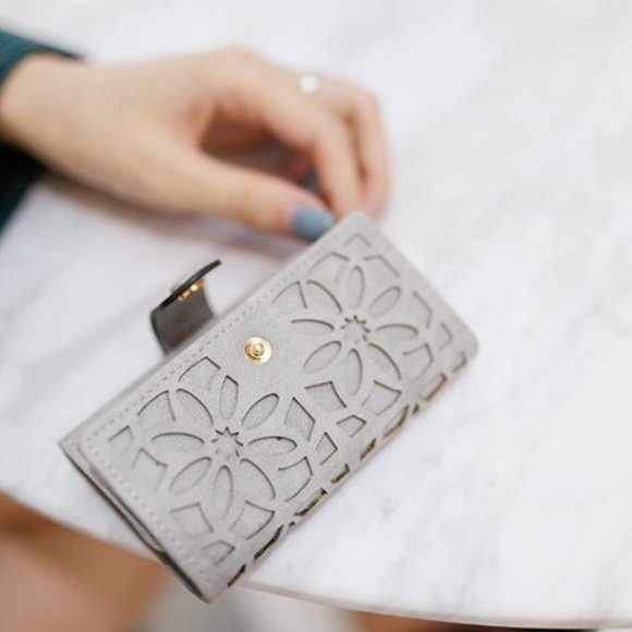 Minimalist Key or  Coin Wallet for Women - Picture 4 of 15